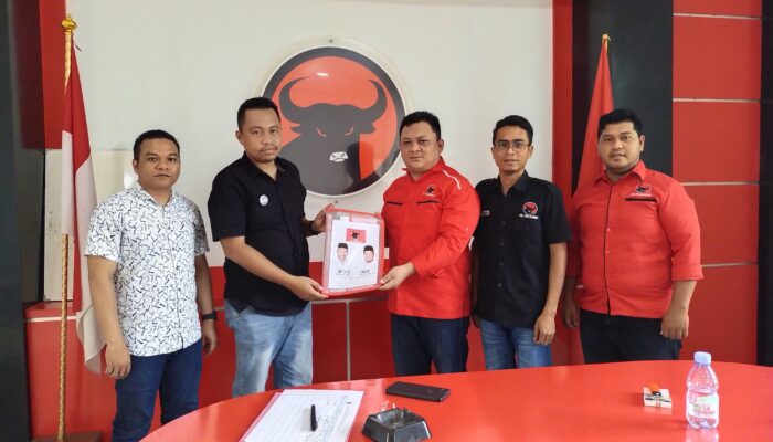 Sofyan Kaepa – Ablit H. Ilyas Bacakada Pertama Kembalikan Formulir Pendaftaran di PDI-P Banggai Laut