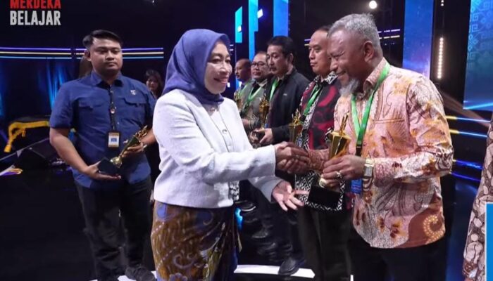 Bangga! Banggai Laut Terima Penghargaan  Anugerah Merdeka Belajar Tahun 2024 Kategori Transformasi SDM Pendidikan 
