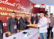 Rusli Banun dan Rasis Abdullah Resmi Mendaftar di KPU Banggai Laut