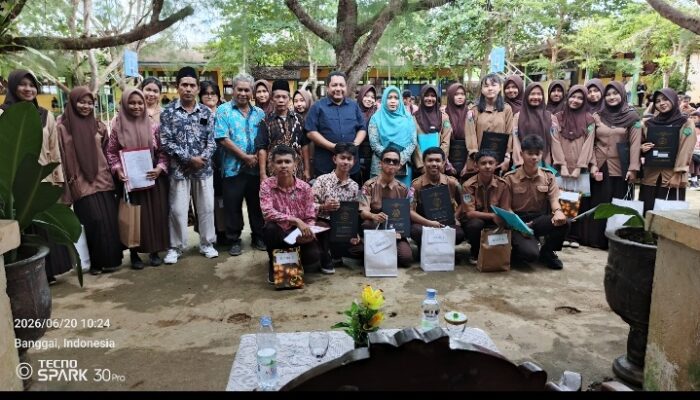 Implementasi SE GEMAR dan GAMAS Mulai Terlihat, Wabup Ablit H. Ilyas dan Para Ayah di Banggai Laut Kompak Ambil Rapor Anak