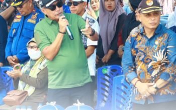 Bupati Sofyan Kaepa Apresiasi Antusiasme Peserta Gerak Jalan HUT RI ke-81 di Banggai Laut